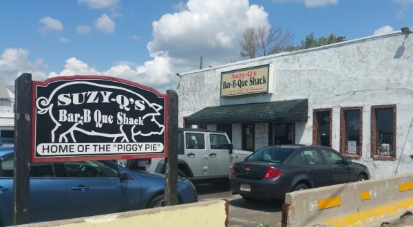 Suzy Q’s Bar-B-Que Is One Of The Best Roadside BBQ Joints In Buffalo
