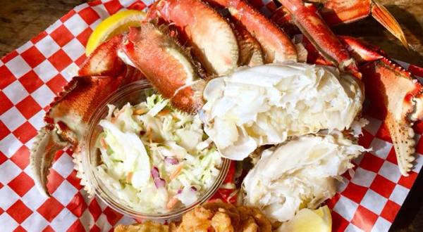Don’t Miss This Small Town Restaurant For The Most Delicious Crab In Alaska