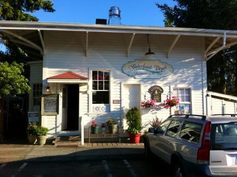 It's No Surprise That The Locals Love This Tiny Oregon Restaurant