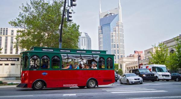 This Nighttime Trolley Tour Will Show You A Whole New Side Of Nashville