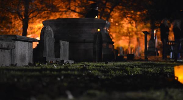 The Old Swedes Graveyard Is One Of Delaware’s Spookiest Cemeteries