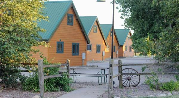 Get A Good Rest And A Good Meal At The Country Cabin Restaurant And Lodging In Kansas