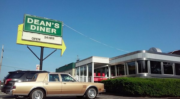 Dean’s Diner Near Pittsburgh Is Always Open, And Always Serving Pie