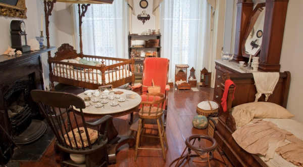 The 1850 House In New Orleans Gives You A Glimpse Into Another World