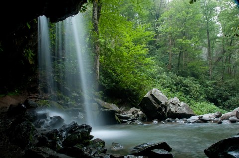 Walk Right Through A Waterfall On The Trillium Gap Trail In Tennessee