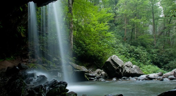 Walk Right Through A Waterfall On The Trillium Gap Trail In Tennessee