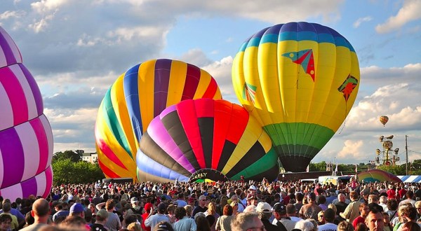 The Most Colorful Hot Air Balloon Extravaganza In Maine Takes To The Skies This Weekend