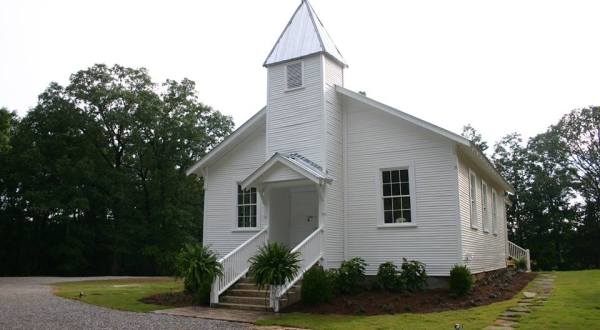 Visit The Small Town In Mississippi That Has A Beautiful Church On Practically Every Corner