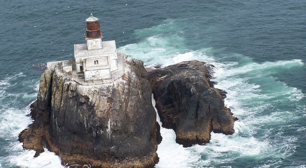 You Can’t Visit The Tillamook Rock Lighthouse In Oregon, But Its Tumultous History Is Fascinating