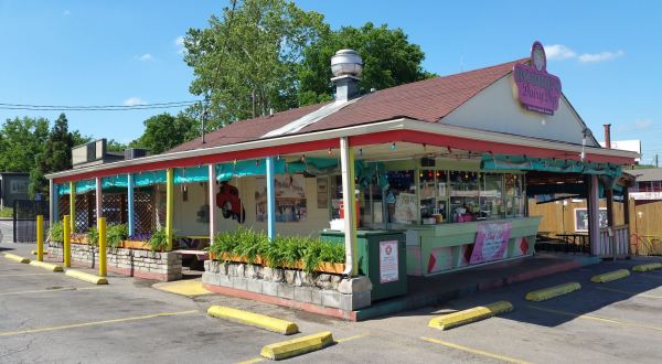 Visit Bobbie’s Dairy Dip, The Small Town Burger Joint In Nashville That’s Been Around Since 1951