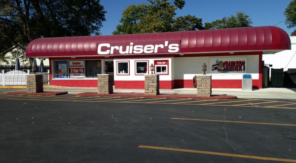 Cruiser’s Drive-Thru In Illinois Has Enormous Portions And Affordable Prices