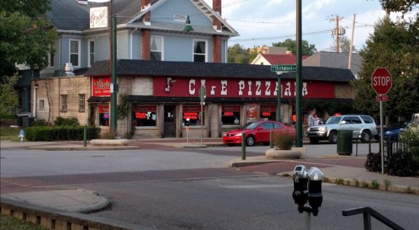 They’ve Been Making Pizza The Old-Fashioned Way At This Indiana Restaurant Since 1953