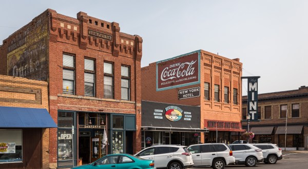 You’ll Fall In Love With This Quiet Montana Town That Has More Books Than People