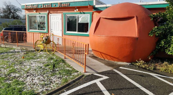 This Wacky Little Restaurant In Northern California May Look Strange But It’s An Awesome Place To Dine