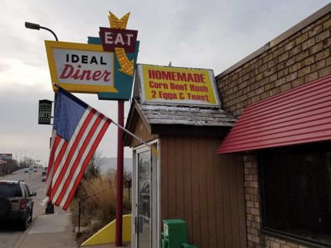 This Little Diner In Minnesota Only Has 14 Seats But It's So Worth The Wait