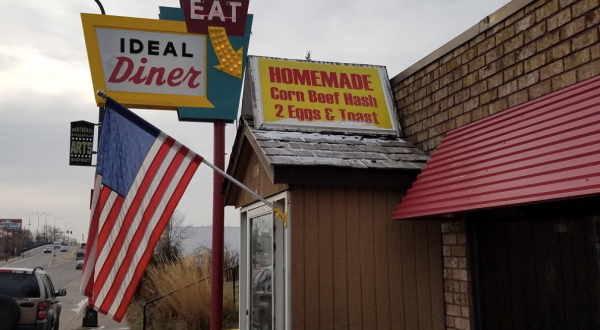 This Little Diner In Minnesota Only Has 14 Seats But It’s So Worth The Wait