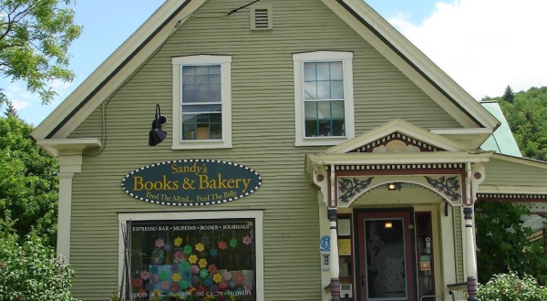 You Can Spend Hours At This Cozy Bookshop Bakery In Vermont