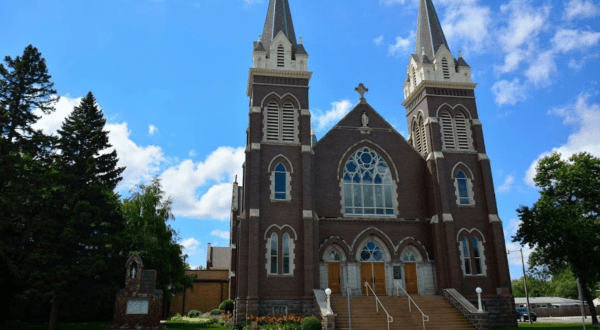 This Stunning Church In North Dakota Is More Than 100 Years Old And Is Worth A Visit