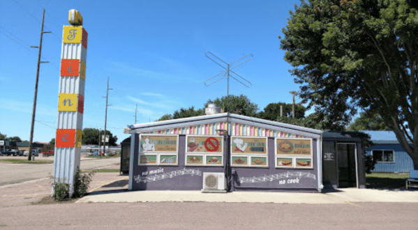 Music Lovers Will Adore This Funky Little Diner In Small-Town Minnesota