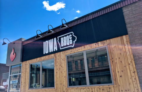 The Smokey BBQ At This Roadside Restaurant In Iowa Is Lip Smackin' Good