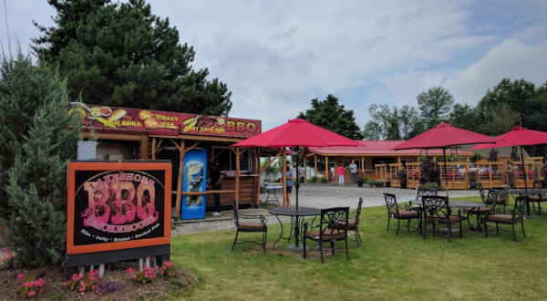 The BBQ From This Roadside Smokehouse In Michigan Is Worth Waiting In Line For