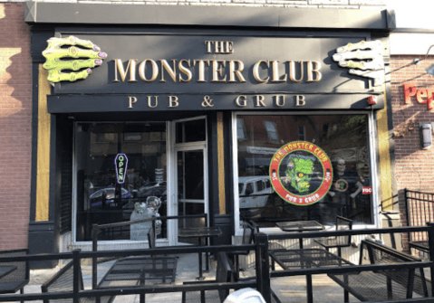 You'll Have The Most Terrifyingly Fun Time At This Horror-Themed Restaurant In Nebraska