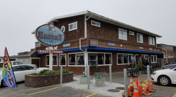 This Bayside Restaurant In Northern California Is Famous For Their Clam Chowder Bread Bowls