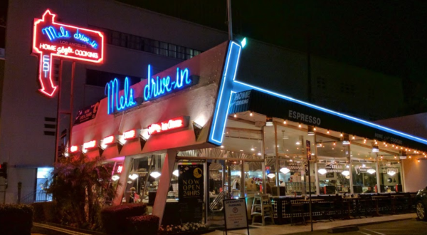 Mel’s Drive-In Restaurant In Southern California Is A Classic That Hasn’t Changed In Decades