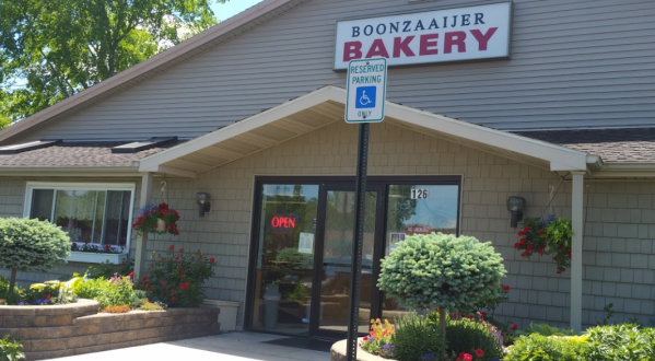 Sink Your Teeth Into Authentic Dutch Pastries At Boonzaaijer Bakery In Michigan