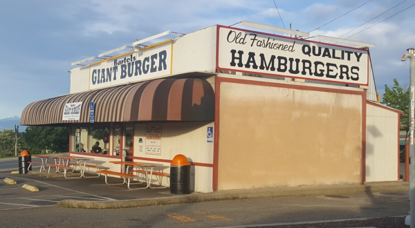 Visit Bartel’s Giant Burger, The Small Town Burger Joint In Northern California That’s Been Around Since 1975