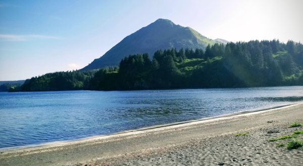 These 7 Beautiful Beaches In Alaska Are Great Choices For Your Next Picnic