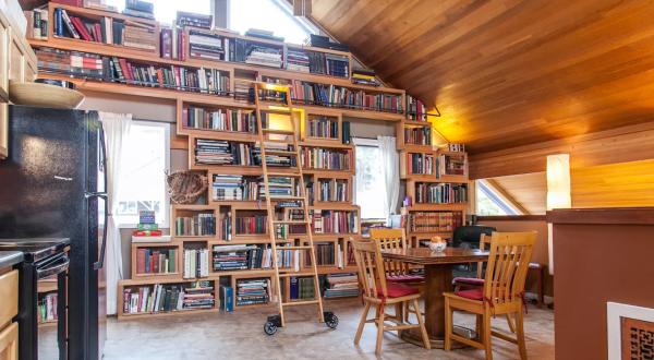 The Book House In Oregon Is A Book Lover’s Dream Getaway