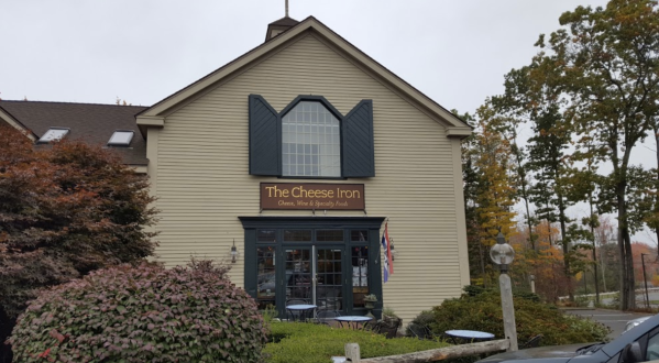 The Cheese Shop In Southern Maine Is Filled With Over 200 Delicious Cheeses