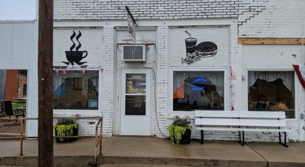 There Is An Amazing Restaurant Hiding Out In This Tiny Kansas Town