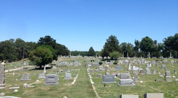 The Blandford Cemetery In Petersburg Is One Of Virginia’s Spookiest Cemeteries