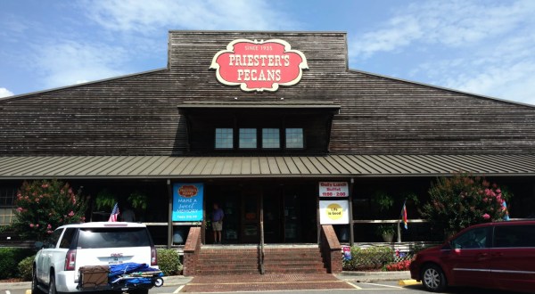 This Two-Story Country Store Makes The Best Homemade Sweets In Alabama