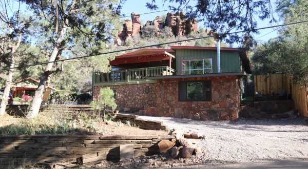 This Charming Riverside Airbnb In Arizona Is Like Something From A Fairytale