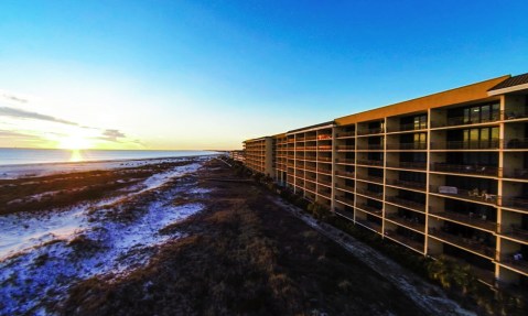 The Island Resort Hiding In Alabama That's Like Something From A Dream