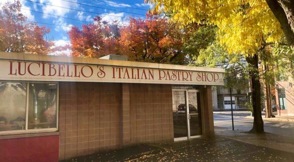 Sink Your Teeth Into Authentic Italian Pastries At This Amazing Bakery In Connecticut