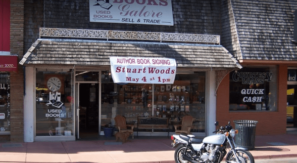 Books Galore Is A Small Town Bookstore In Oklahoma Home To Over 100,000 Used And Rare Books