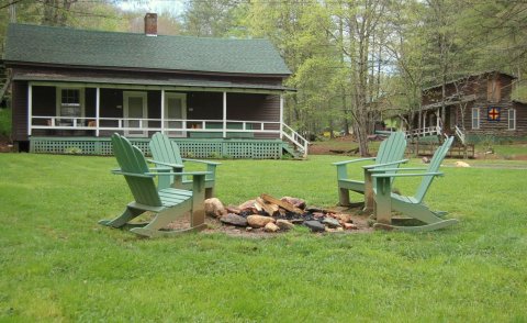 There's A Hidden Fountain Of Youth At This Rustic Cabin Resort In North Carolina