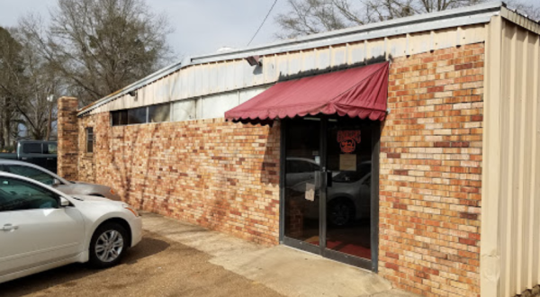 For The Best BBQ You’ve Ever Tasted, Head Over To Grayson’s In Louisiana