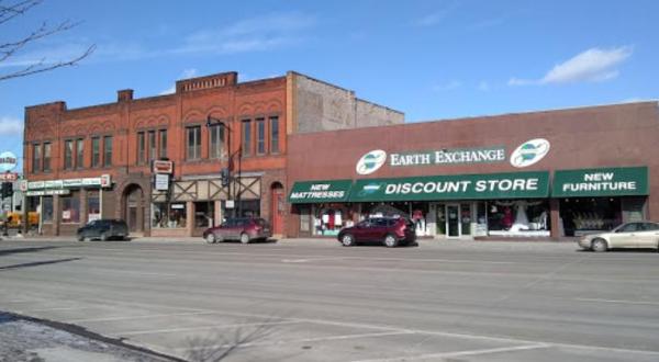 The Three-Story Thrift Shop In Wisconsin That’s Almost Too Good To Be True