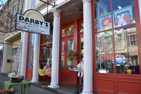 Indulge In Some Of The World's Best Fudge At Darby's In Mississippi
