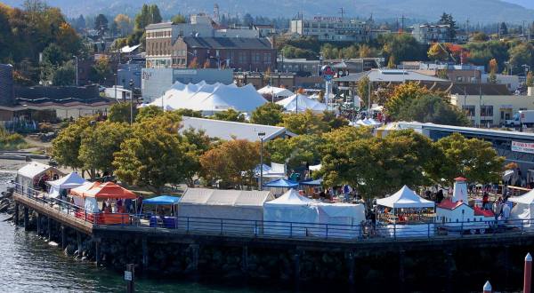 Add The Dungeness Crab & Seafood Festival In Washington To Your Fall Calendar