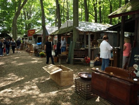 Antiques In The Woods Is A 2-Day Ohio Festival That's A Great Way To Kick Off Fall