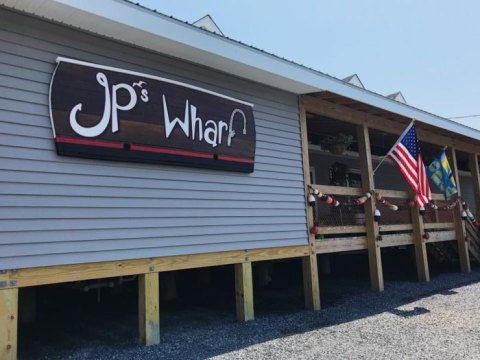 Get Your Fill Of Locally Caught Oysters At JP's Wharf In Delaware
