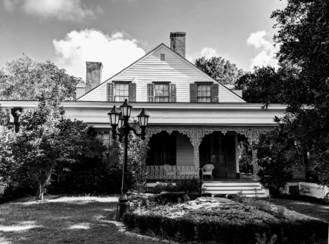 Stay Overnight In The 223-Year-Old Myrtles Plantation, An Allegedly Haunted Spot In Louisiana