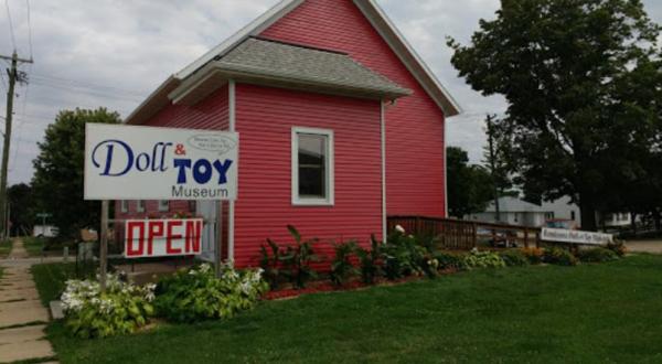 Take A Trip Down Memory Lane With A Visit To Fennimore Doll And Toy Museum In Wisconsin