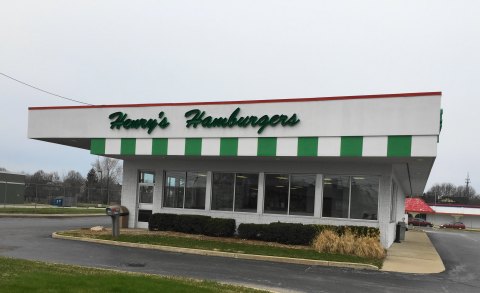 Visit Henry’s Hamburgers, The Small Town Burger Joint In Michigan That’s Been Around Since 1959